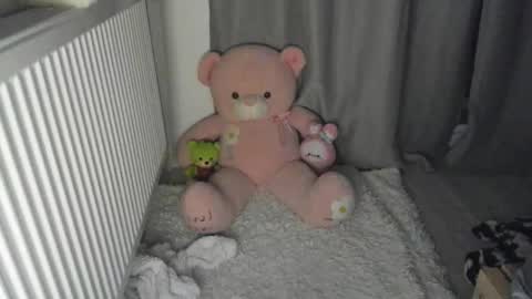 ellslimdoll online show from October 20, 11:30 pm