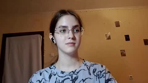 Kate online show from May 10, 2:41 pm