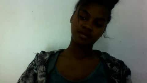 elodie228680 online show from July 5, 4:08 am