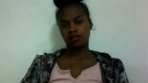 elodie228680 online show from July 8, 9:11 am