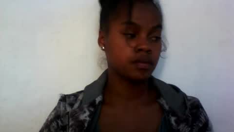 elodie228680 online show from July 1, 12:48 pm