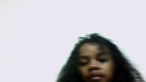 elodie228680 online show from June 16, 4:57 am