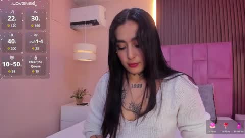 Elodie  online show from May 24, 3:55 pm