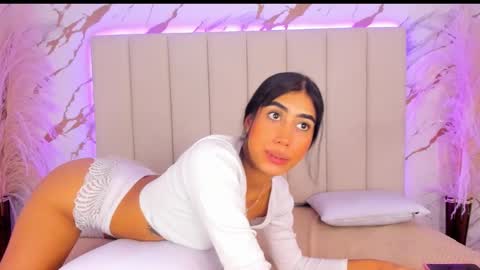 elody_rousse online show from October 6, 12:22 pm