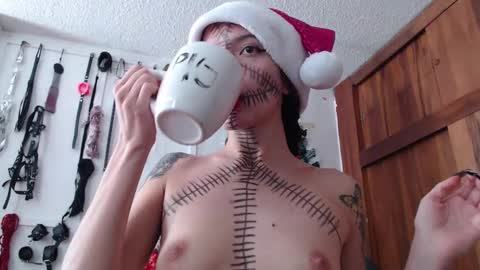 Chelsea  Please help me to reach 100 thumbs up online show from December 19, 8:55 pm