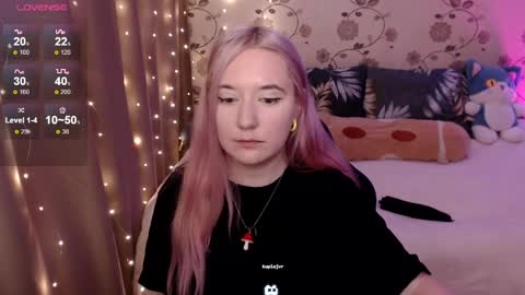 Snapshot of elovinora chatting on December 13, 2:49 pm Ela give me a thumbs up if you like it and this is important for the development of the account online show from December 13, 2:49 pm