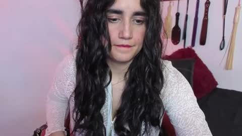elowen_halley1 online show from May 20, 7:22 pm