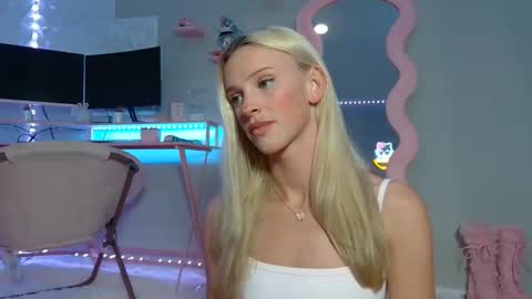 elsa_may online show from February 25, 1:59 am