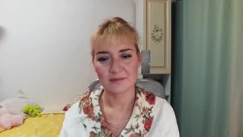 Elvira online show from December 3, 6:24 am