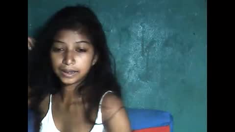 elynah195043 online show from May 22, 5:33 pm