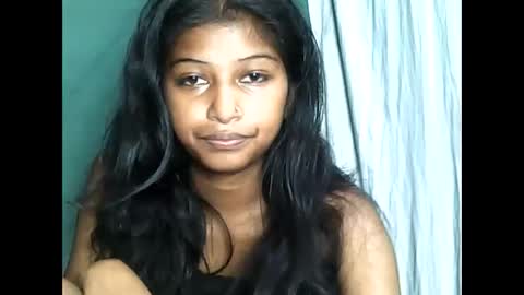 elynah195043 online show from May 25, 7:57 pm