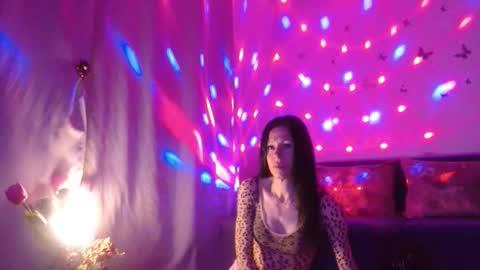 Elisa online show from May 4, 6:44 pm