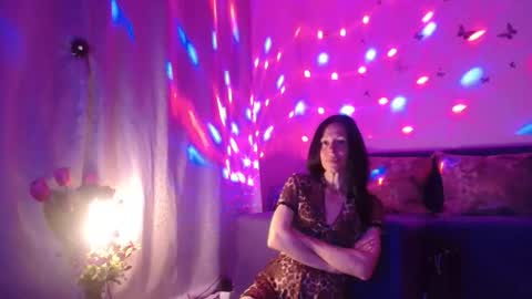 Elisa online show from May 23, 6:17 pm