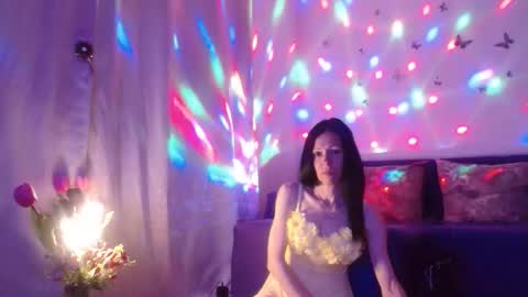 Elisa online show from May 7, 5:27 pm