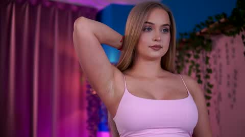 Elyssa online show from May 7, 6:55 pm