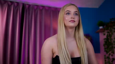 Elyssa online show from May 20, 6:38 pm