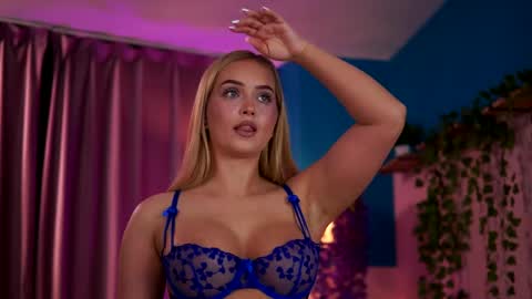 Elyssa online show from May 27, 6:27 pm