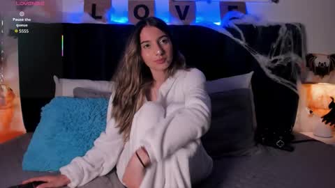 Ema online show from October 29, 9:17 pm