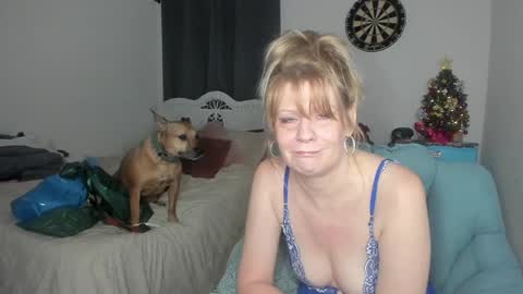 Ember Pheonixxx online show from December 23, 3:40 am