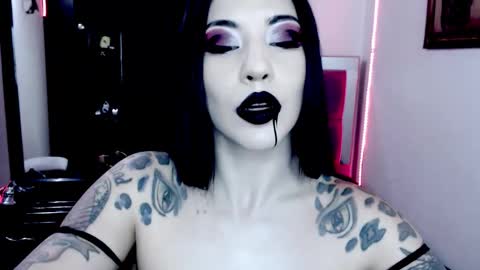 Emerald Black online show from November 14, 6:02 am