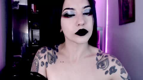 Emerald Black online show from May 15, 6:49 am