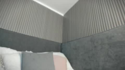 emelie_89 online show from May 16, 11:31 am
