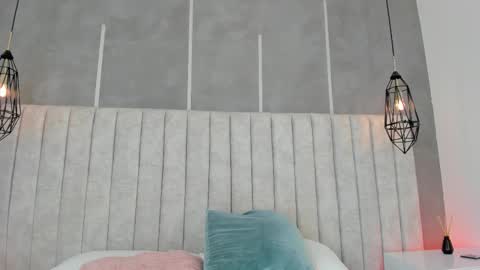 emelie_89 online show from November 23, 7:26 pm