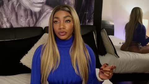 anyelii  online show from November 7, 4:18 am