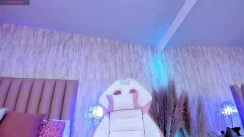 Emely Florence online show from May 22, 9:02 pm