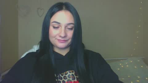 Emely online show from October 16, 12:30 pm