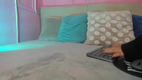 Emy online show from September 19, 1:32 pm
