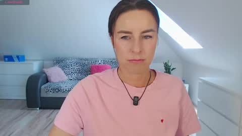 just me online show from May 22, 10:35 am