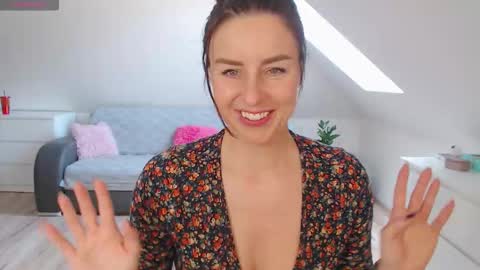 just me online show from March 13, 12:06 pm