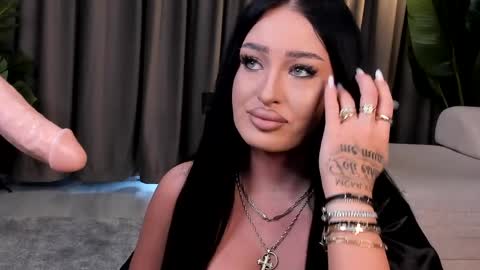 Emerald online show from April 2, 2:47 pm