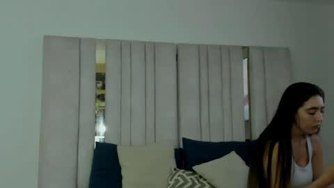 emi_royse online show from May 20, 11:24 pm