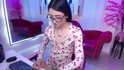 Emiily  online show from May 23, 7:23 pm