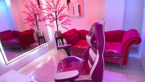 Emiily  online show from February 6, 7:39 pm