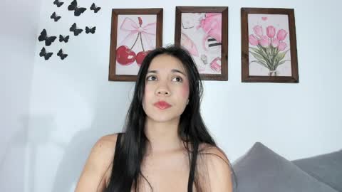 Emily  online show from May 4, 11:18 pm