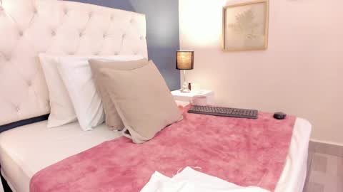 EMILY ROBERTS online show from December 13, 8:14 pm