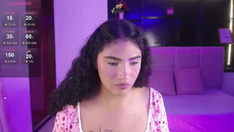 Emily Smith online show from September 28, 8:25 pm