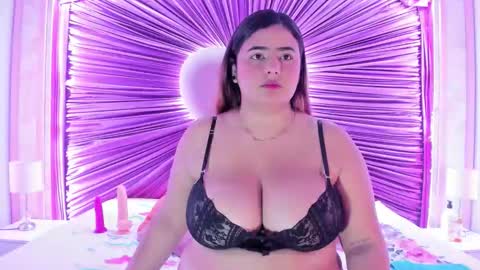 Emiily Grace online show from February 26, 11:53 am