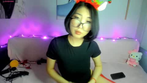 Emili online show from December 7, 11:18 am