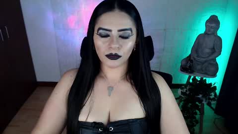 POWERFULL GODDESS EMILI online show from May 9, 1:51 am