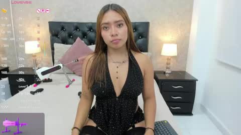 Emili Lenus online show from May 26, 11:53 am