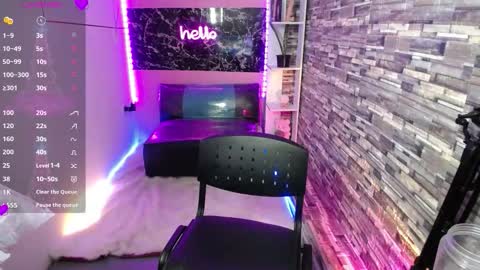 emili lewins online show from December 19, 5:10 am