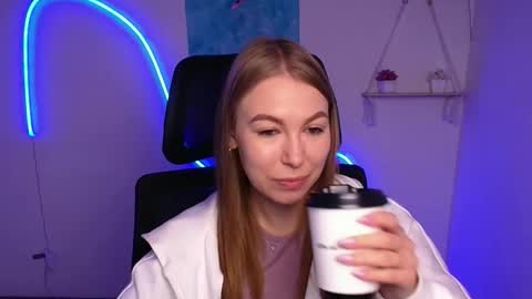 Emilia online show from November 4, 6:40 am