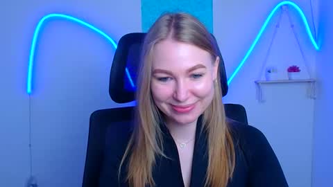 Emilia online show from May 11, 5:31 am