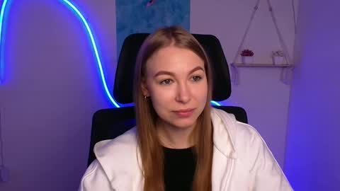 Emilia online show from October 20, 5:21 am