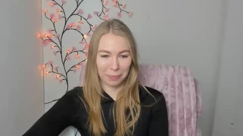 Emilia online show from January 10, 6:51 am