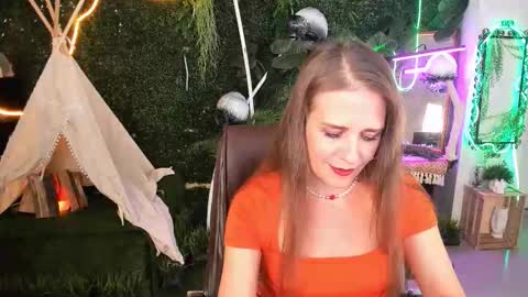 Snapshot of emiliabedy chatting on September 24, 9:19 am Emilia Bedy online show from September 24, 9:19 am